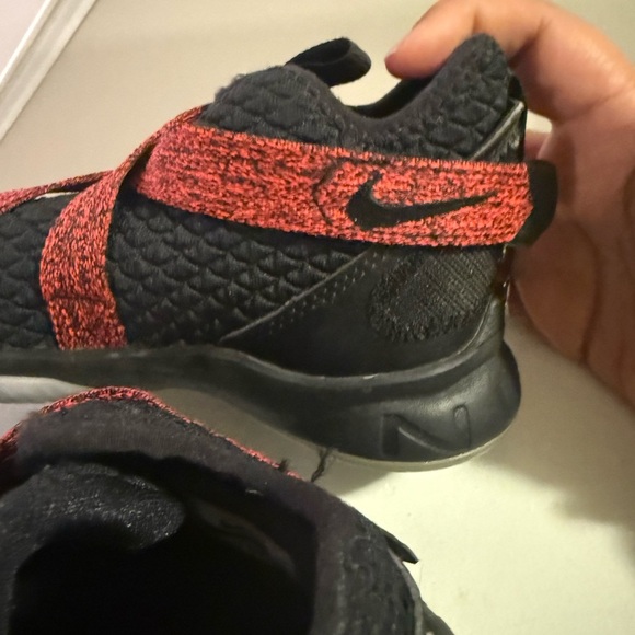 Nike Kids Lebrons Black and Red Nikes  with Velcro Strap Size 13C - Picture 3 of 8